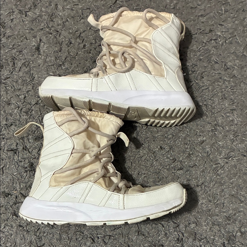 Nike tanjun rise high